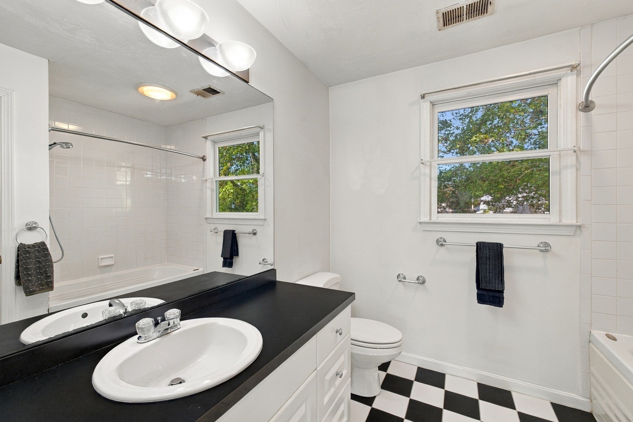 160 Saunders Rd, Norwood, MA Photo #37