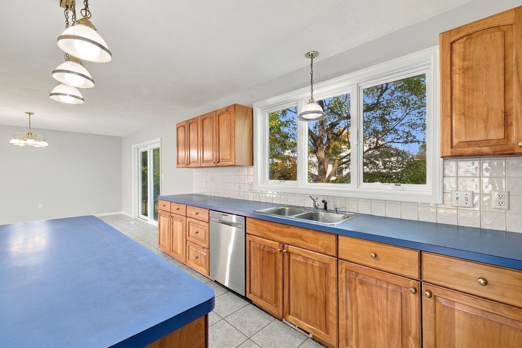 160 Saunders Rd, Norwood, MA Photo #15