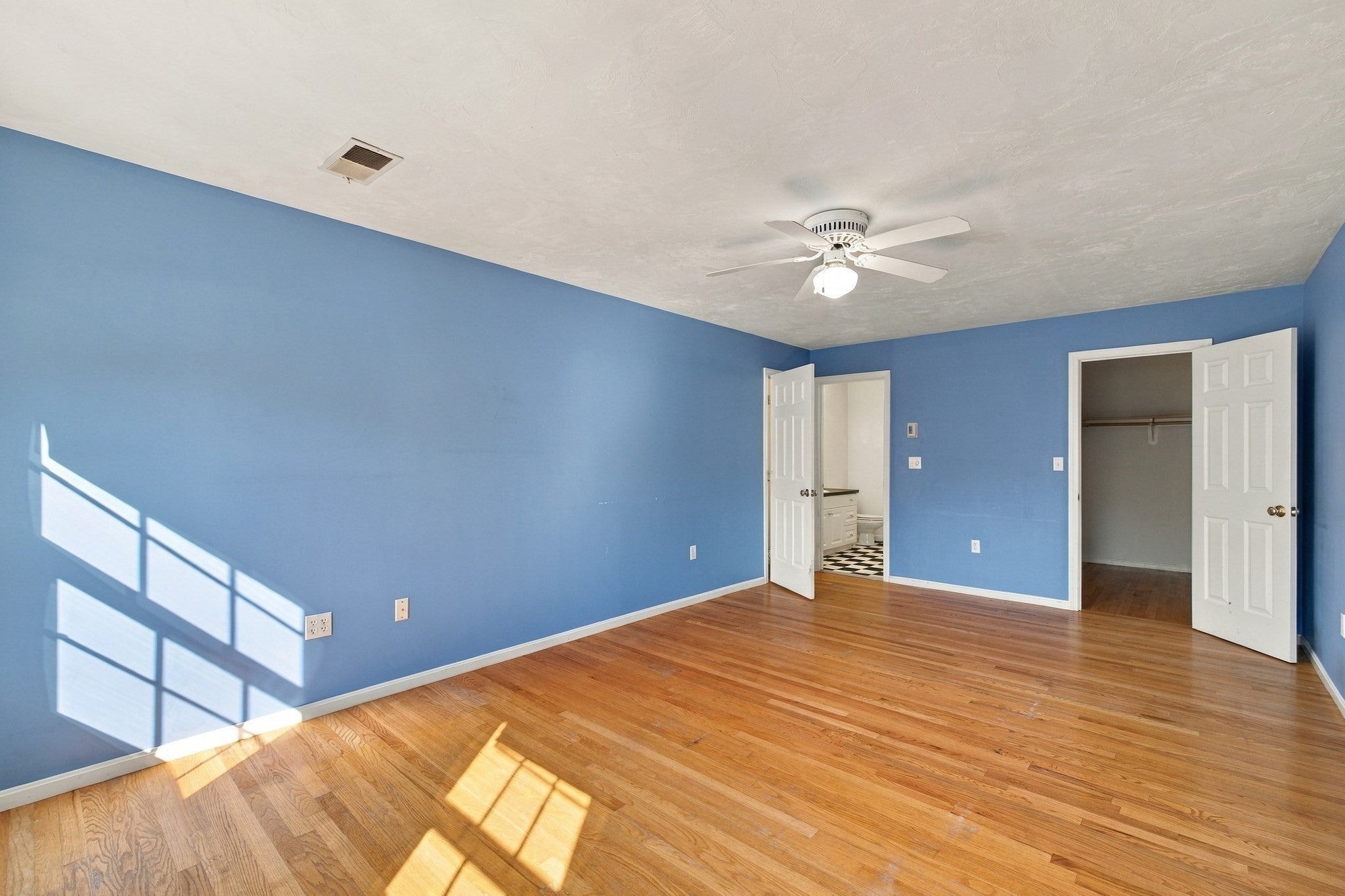 160 Saunders Rd, Norwood, MA Photo #22