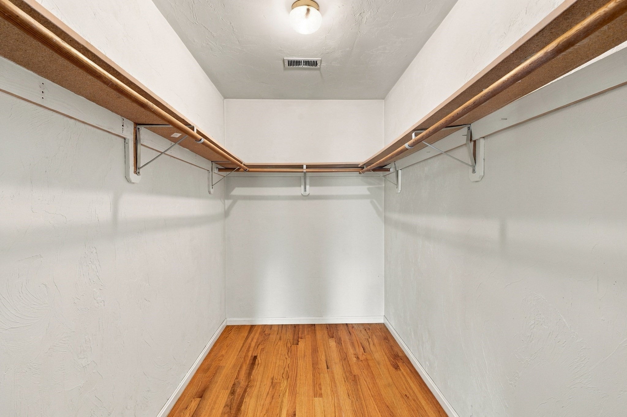 160 Saunders Rd, Norwood, MA Photo #30
