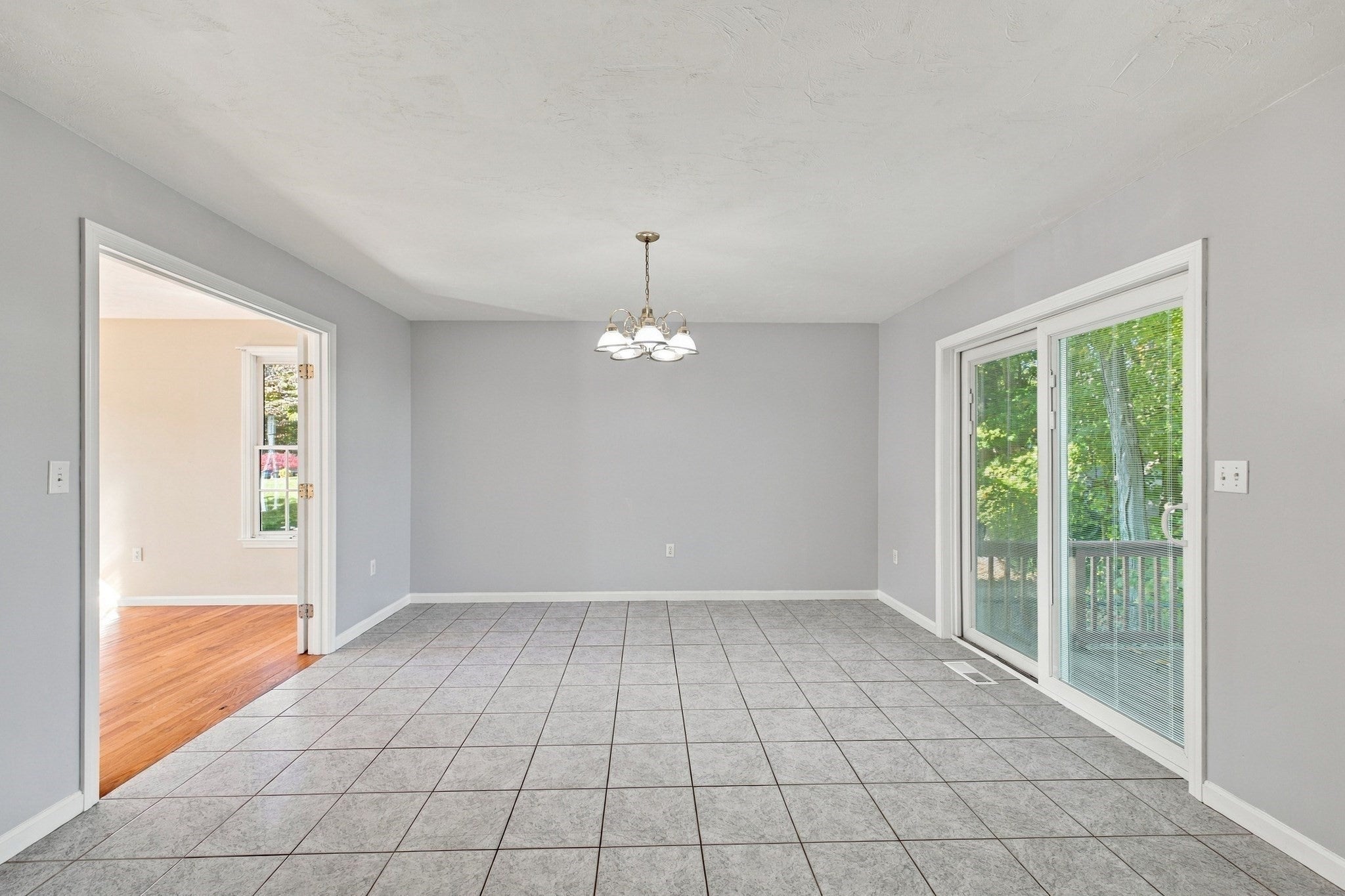 160 Saunders Rd, Norwood, MA Photo #19