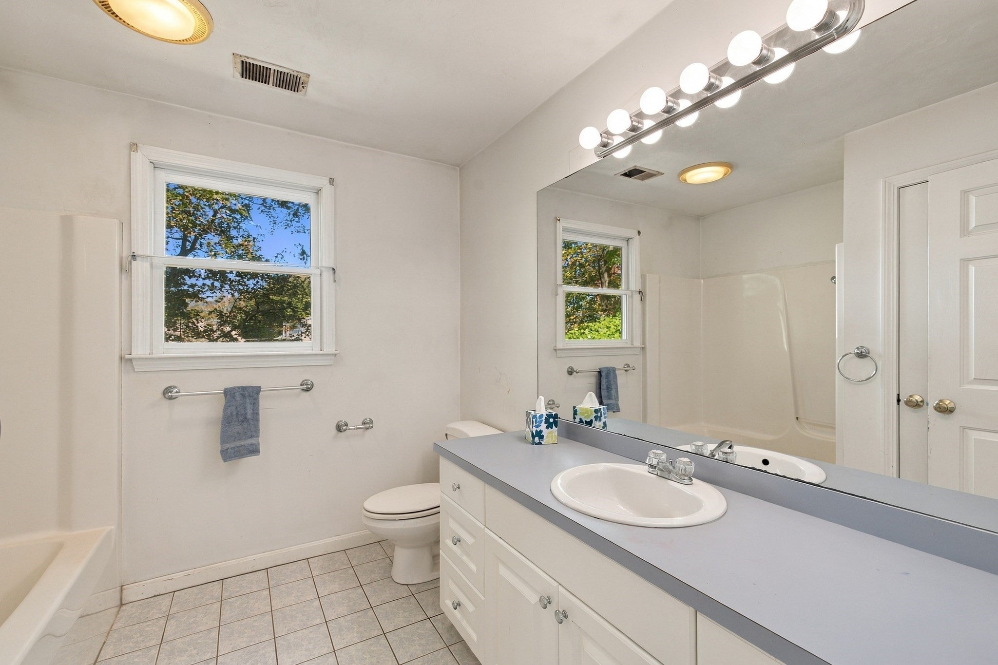 160 Saunders Rd, Norwood, MA Photo #36