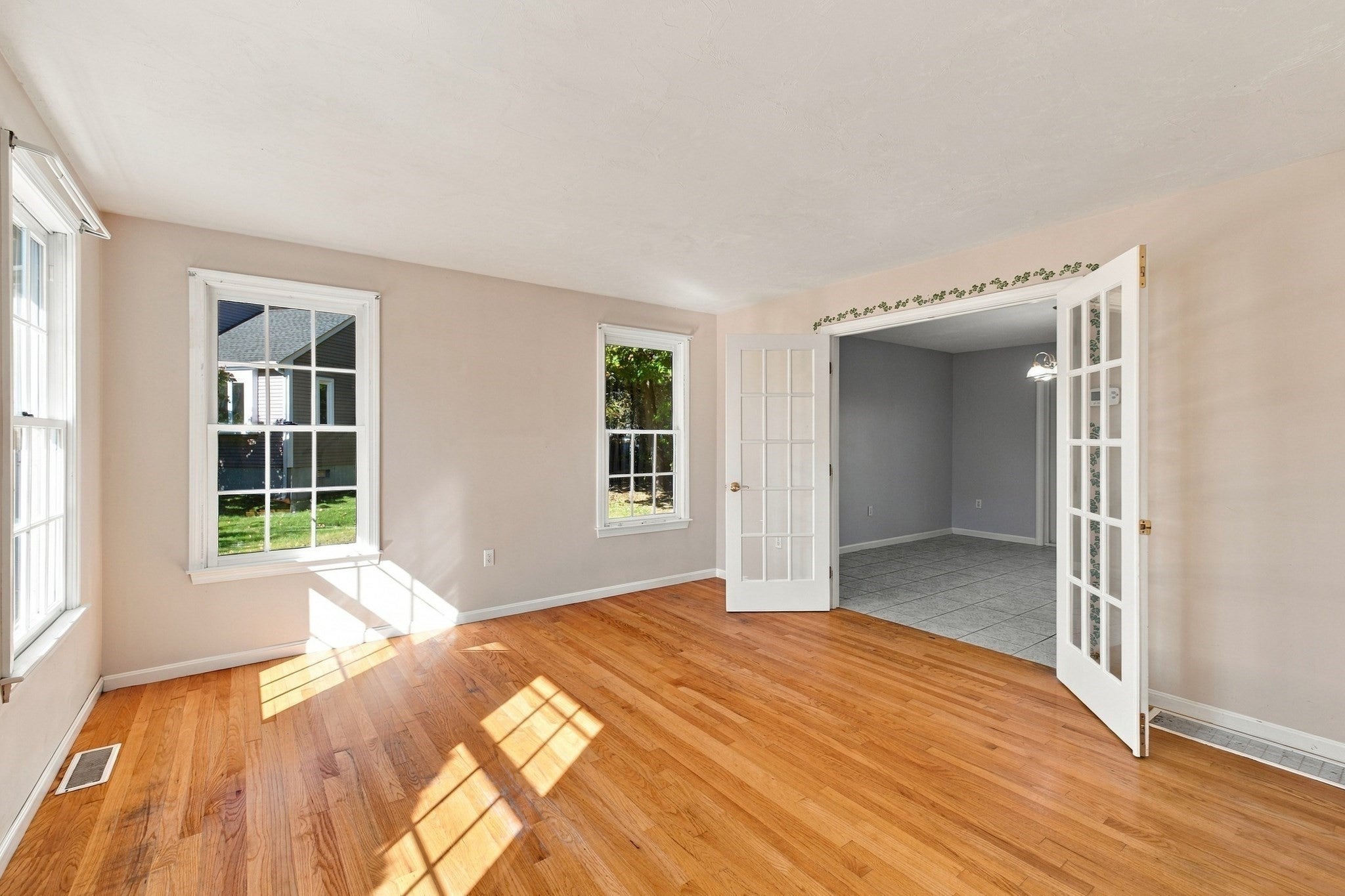 160 Saunders Rd, Norwood, MA Photo #21