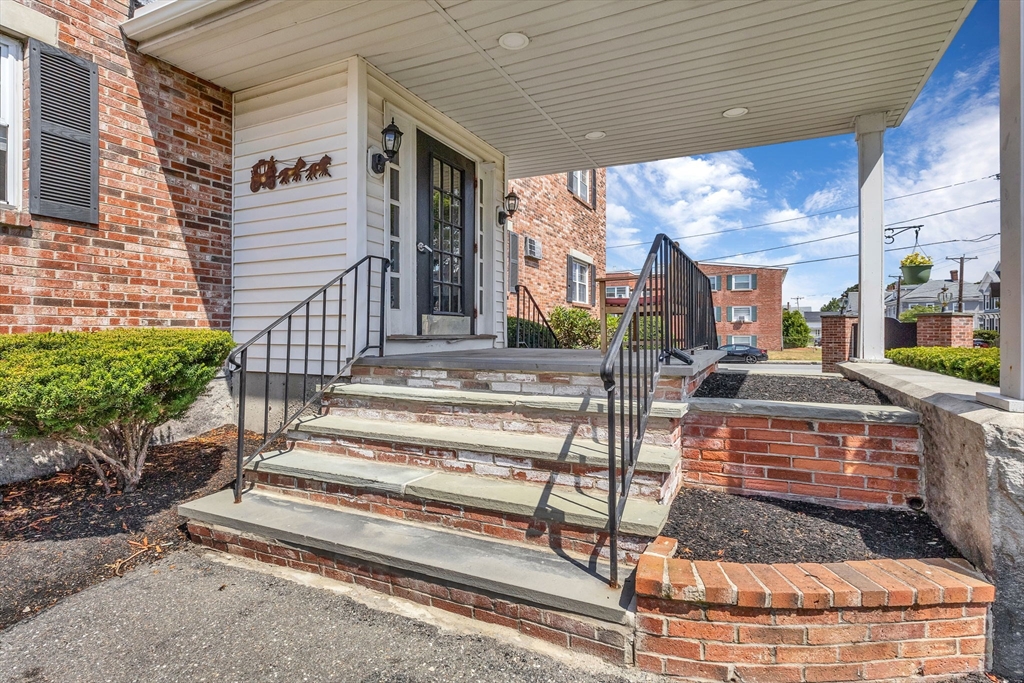 305 Pine St 13