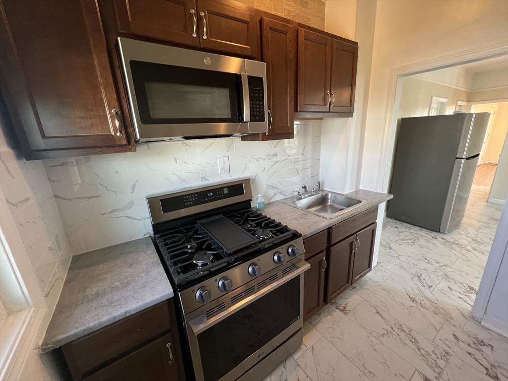 109 Walker Street 2