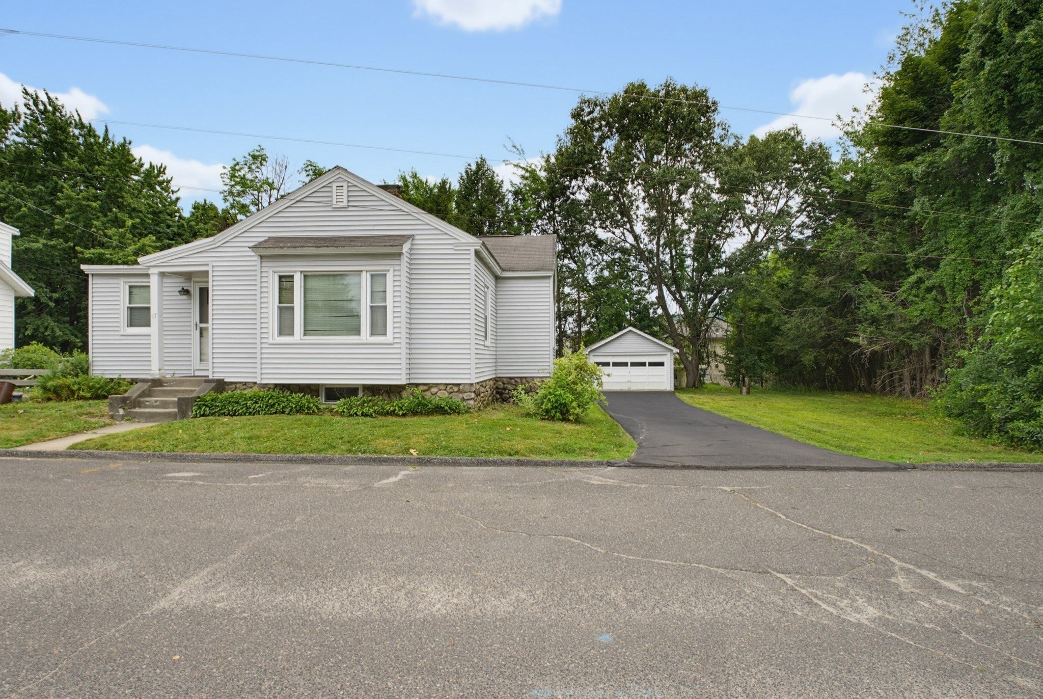 17 Reynolds St