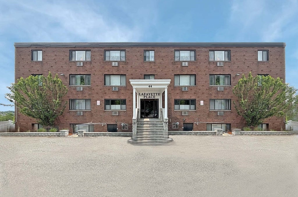 44 Lafayette Ave #503, Chelsea, MA Photo #2