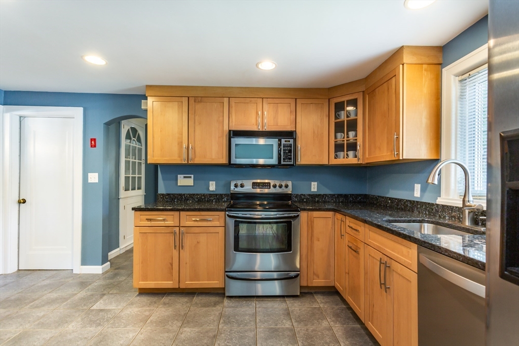 24 Thornton Street, Attleboro, MA Photo #7