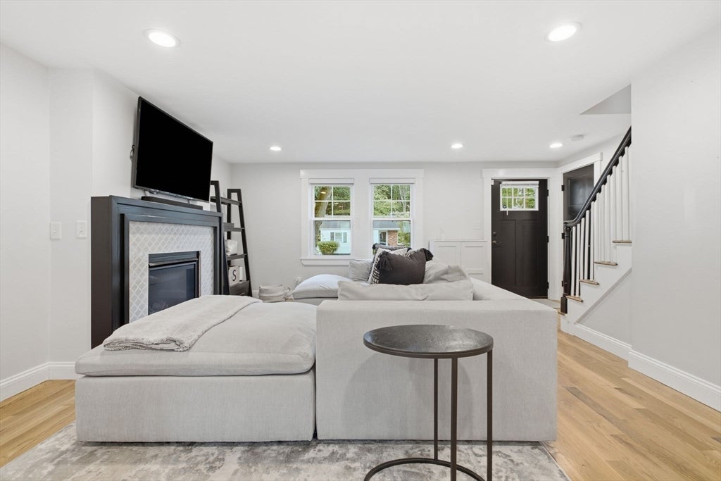 23 Westdale Ave, Wilmington, MA, 23 Westdale Ave, Wilmington, MA Photo #9