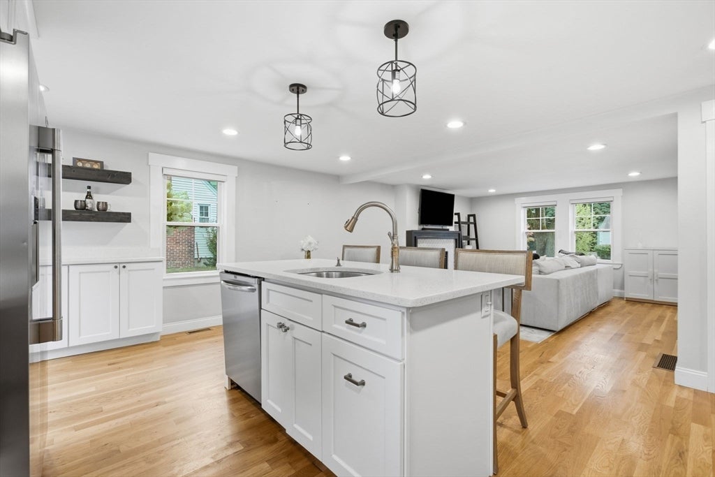23 Westdale Ave, Wilmington, MA, 23 Westdale Ave, Wilmington, MA Photo #4