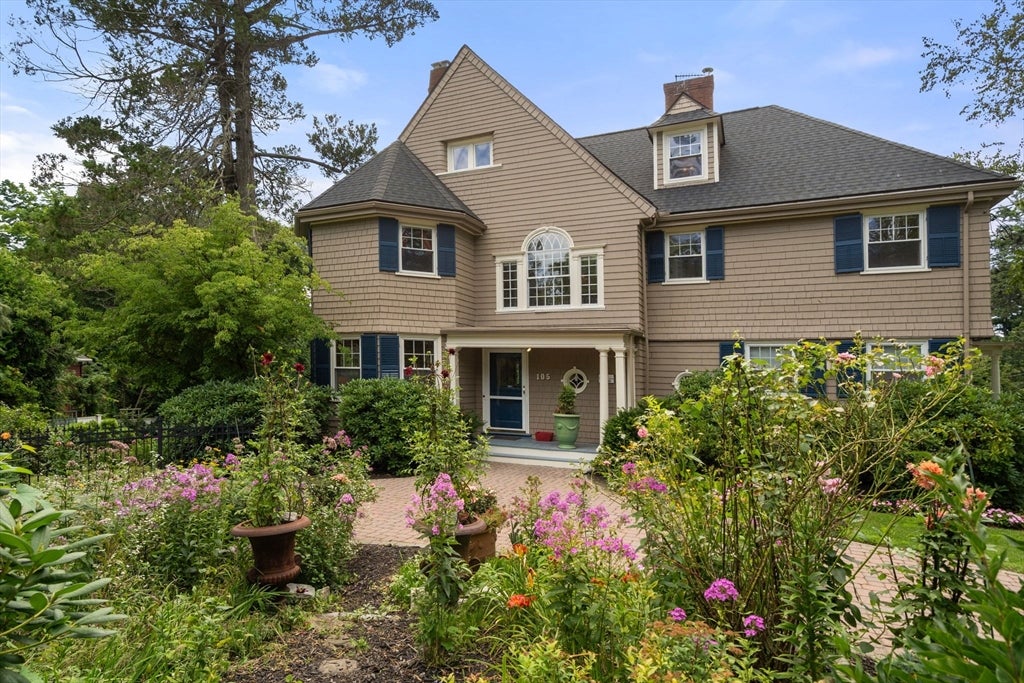 105 Randolph Ave, Milton, MA Photo #27