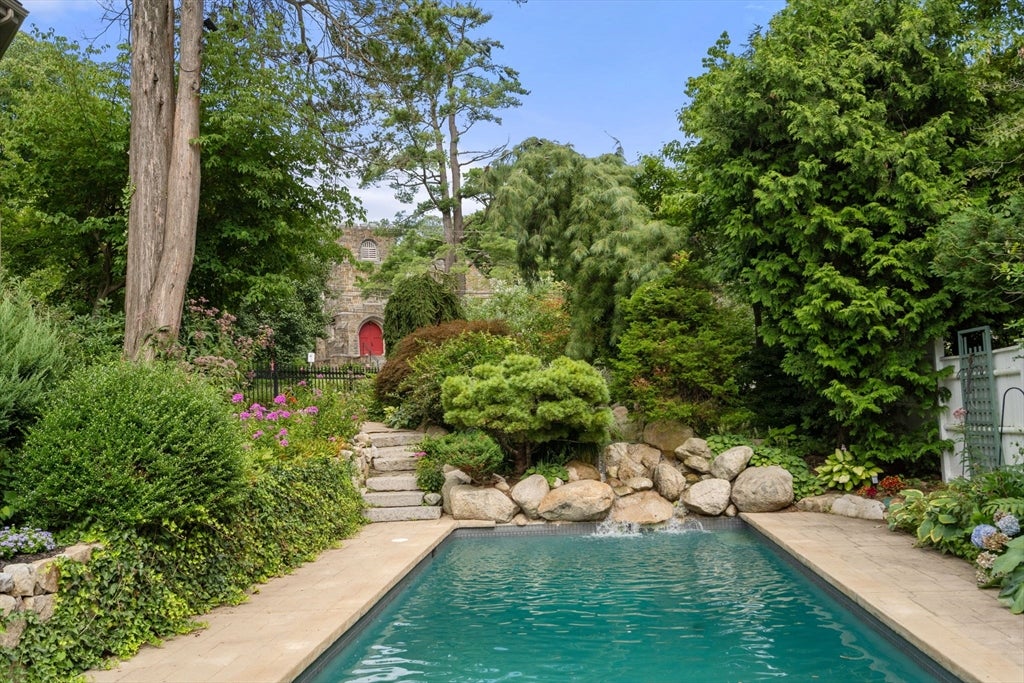 105 Randolph Ave, Milton, MA Photo #35