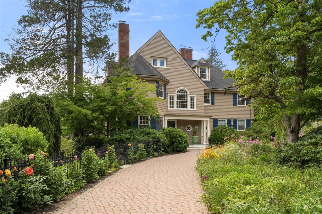 105 Randolph Ave, Milton, MA Photo #28