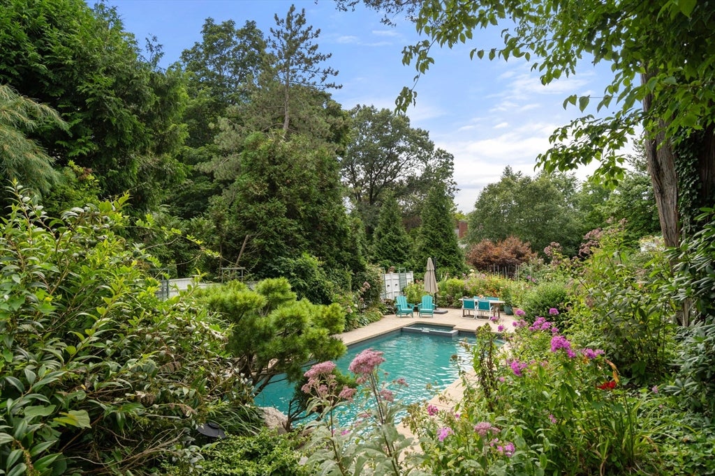105 Randolph Ave, Milton, MA Photo #29