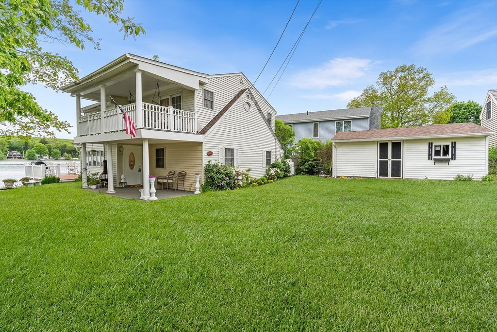 11 Bayside Dr