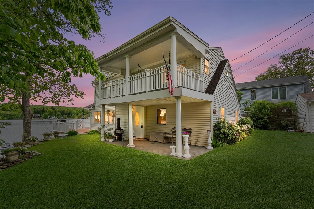 11 Bayside Dr