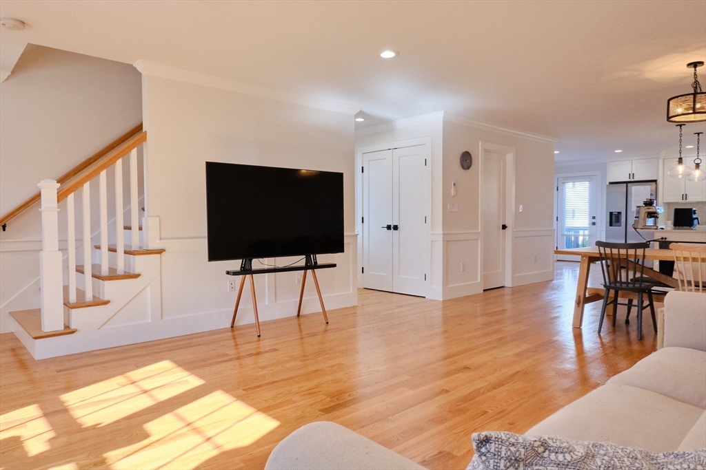 24 Beacon St 24