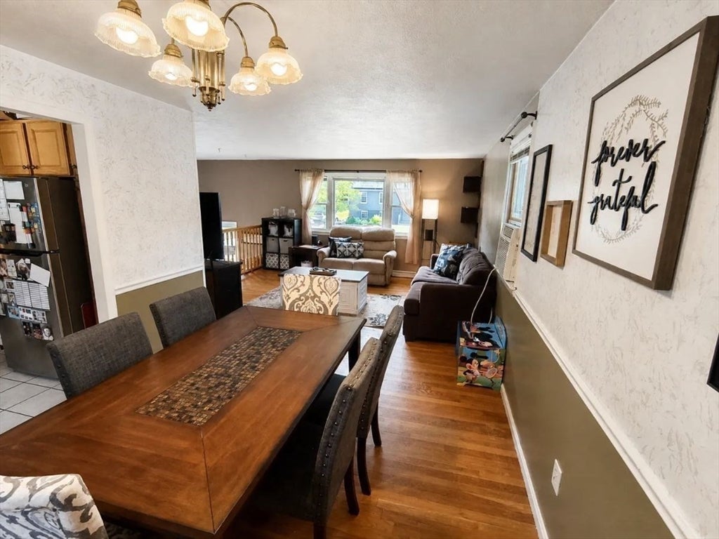 15 Pine Tree Dr