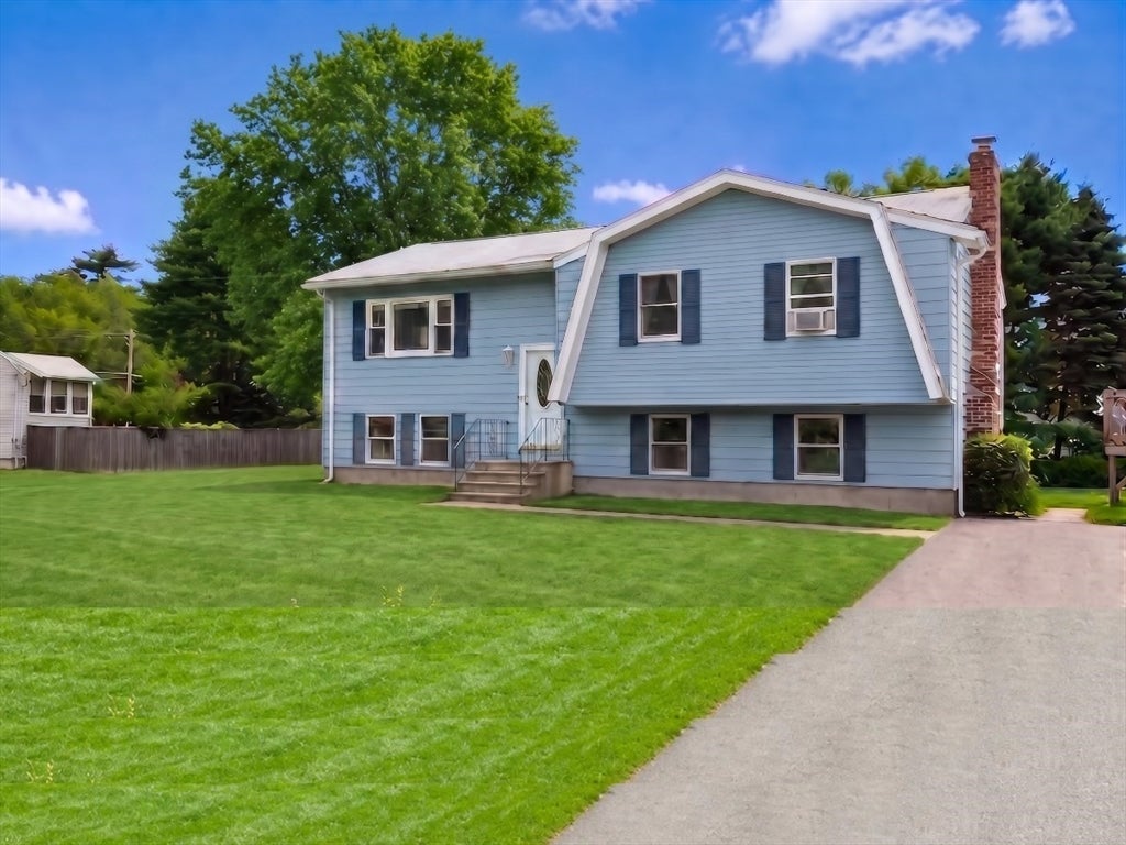 Photo of 15 Pine Tree Dr, Plainville, MA