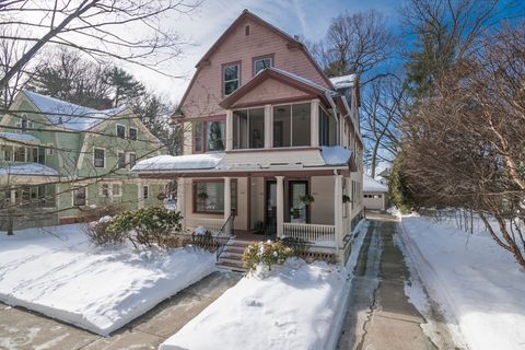 Photo of 332-334 Forest Park Ave, Springfield, MA 01108 (MLS # 73476632)
