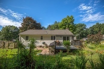 27 Country Club Dr