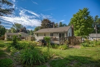27 Country Club Dr