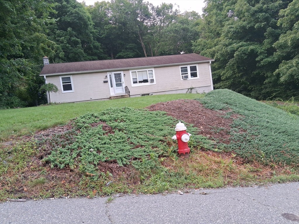 Photo of 1029 School St, Palmer, MA