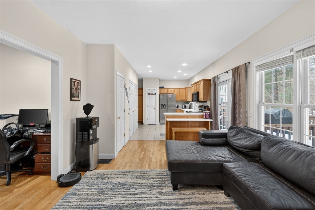 1 Knowlton Circle 1