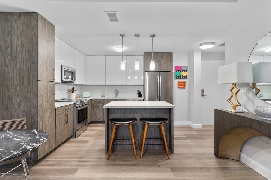 771 Harrison Ave 208