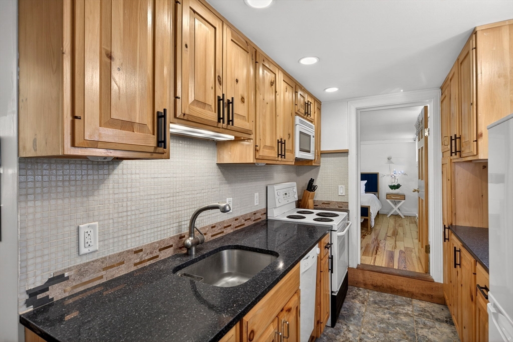 233 Bradford Street Unit 10