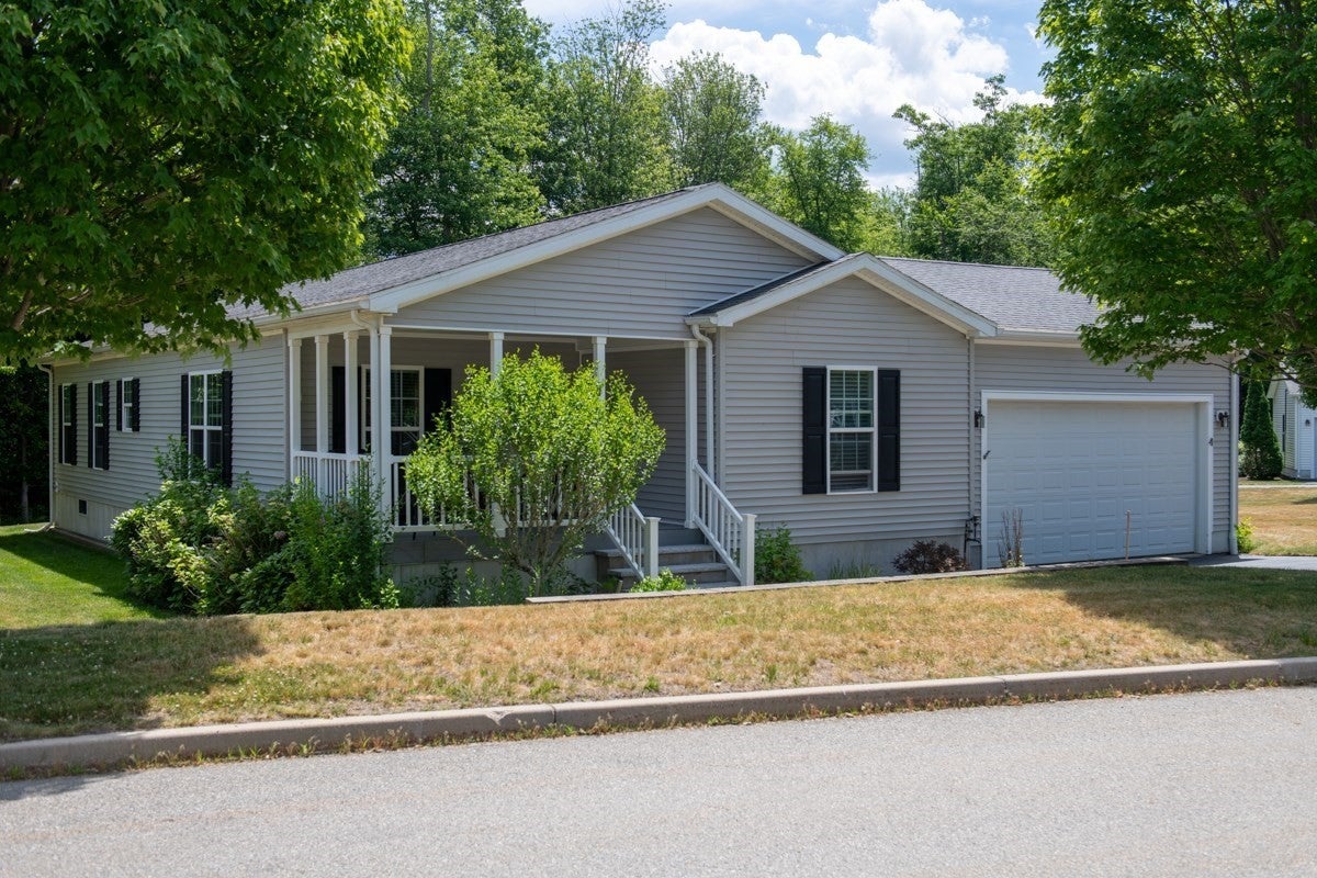 4 Leslie Court