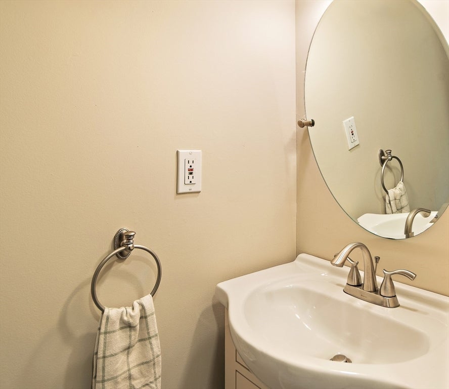 356-358 Main St #12, Boston, MA Photo #13