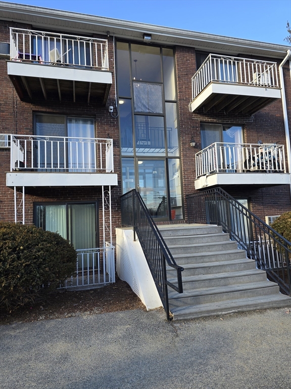 270 E Haverhill St 12