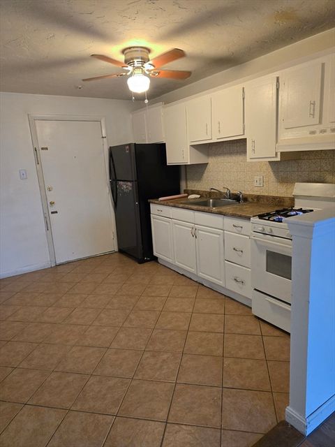 Photo of 270 E Haverhill St #12, Lawrence, MA 01841 (MLS # 73467353)