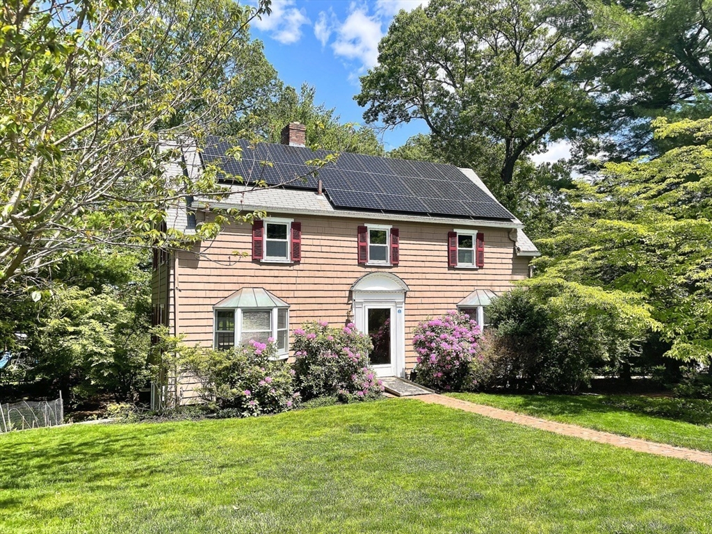 Click for 37 Emerson Rd, Winchester, MA slideshow