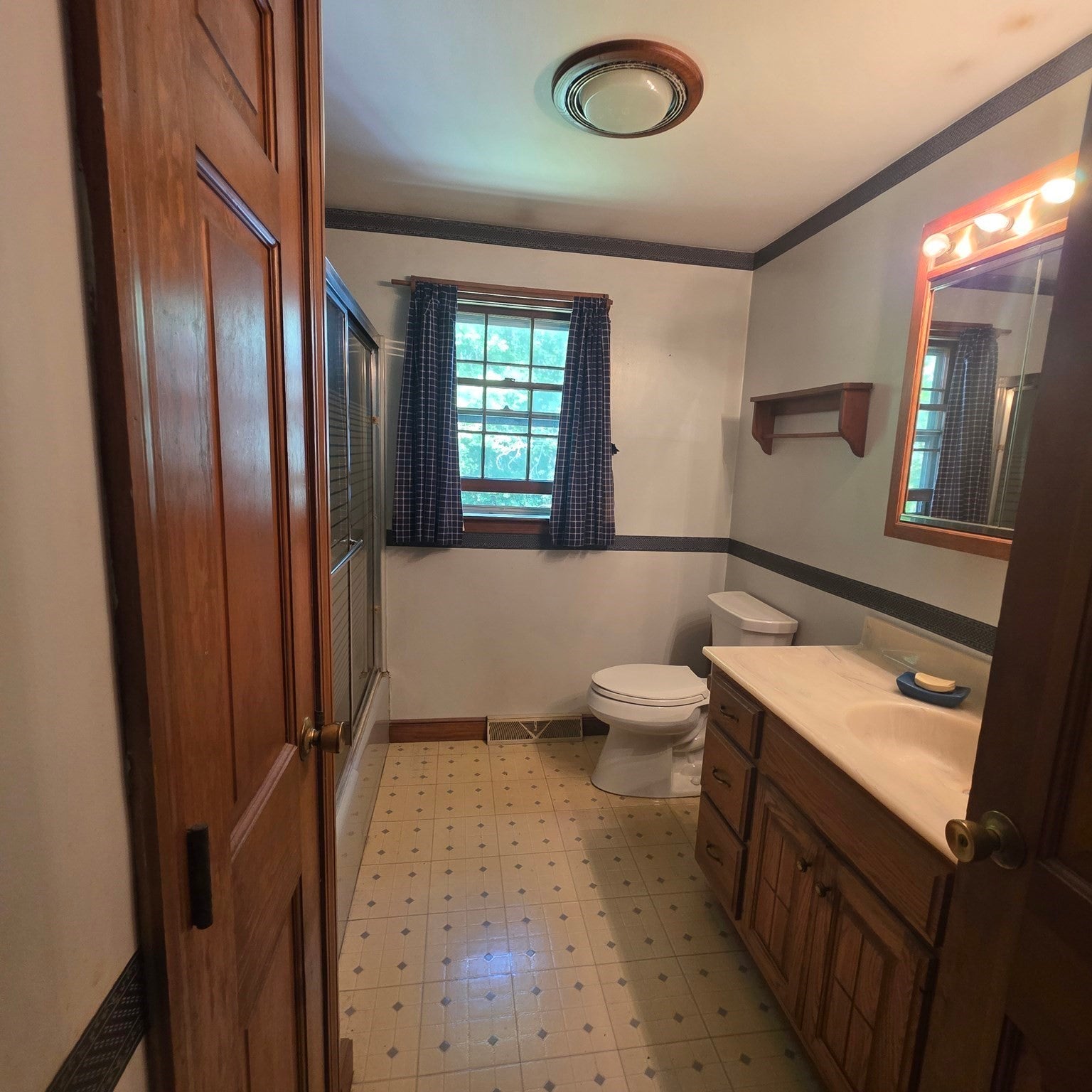 549 East Washington Street, Hanson, MA Photo #10