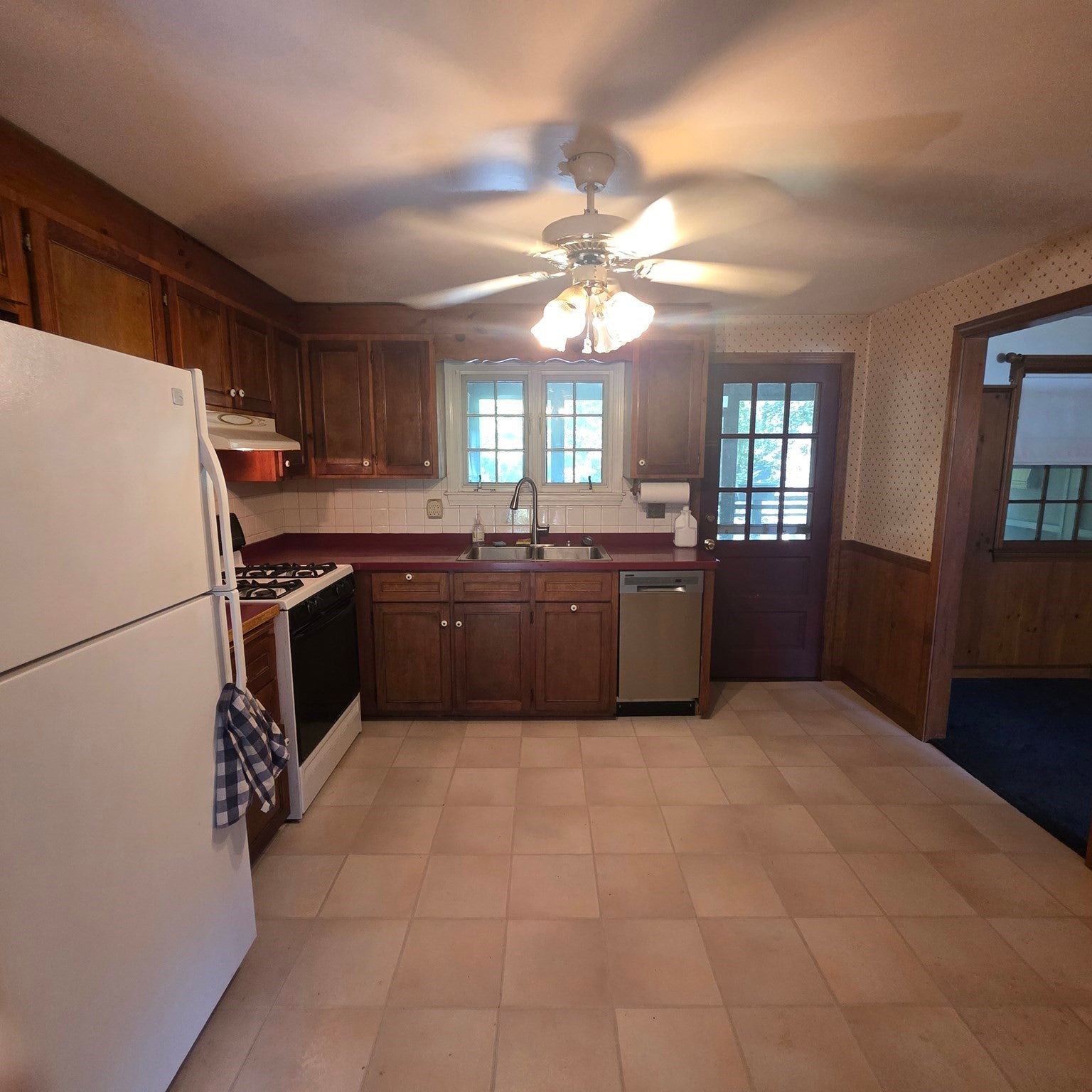 549 East Washington Street, Hanson, MA Photo #3