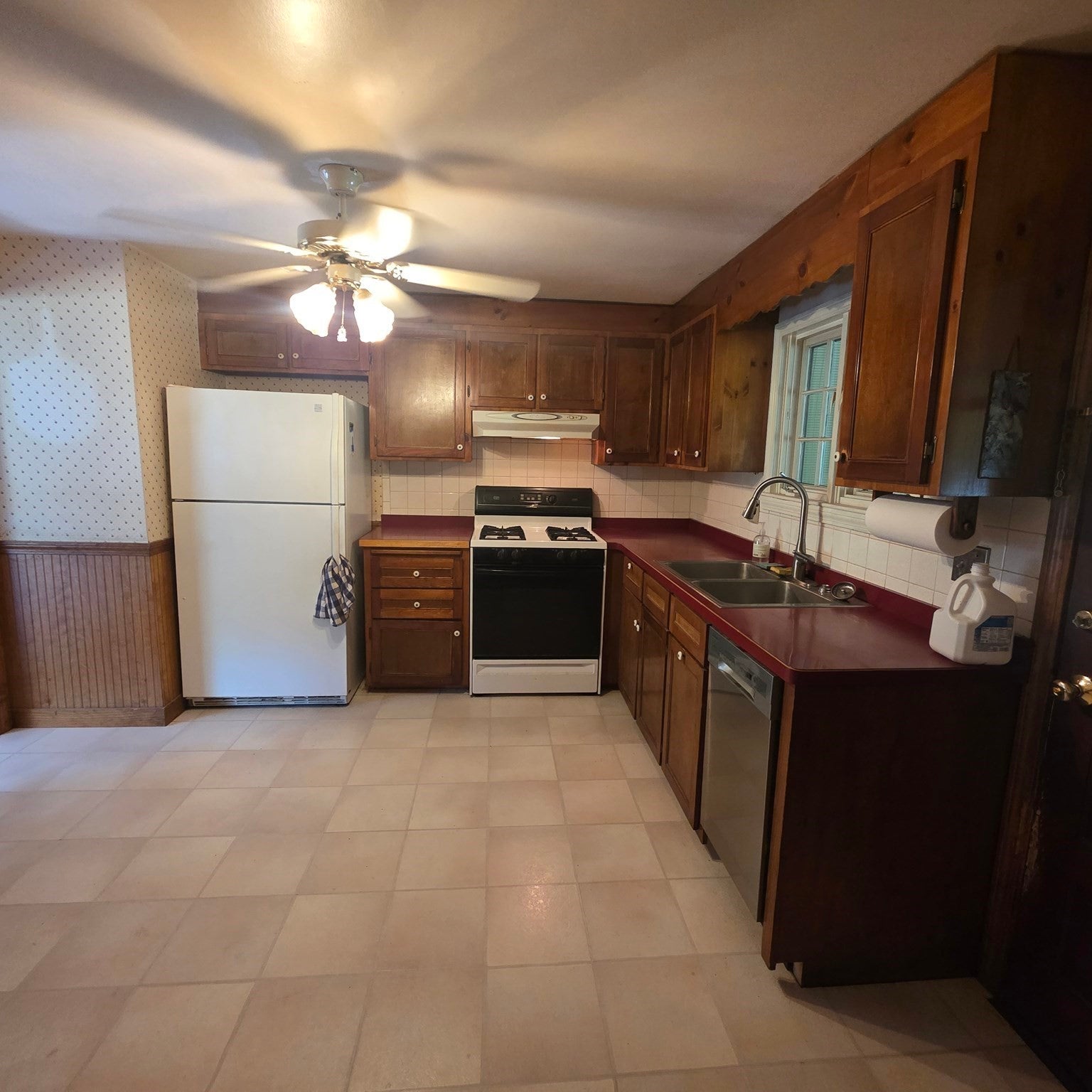 549 East Washington Street, Hanson, MA Photo #4
