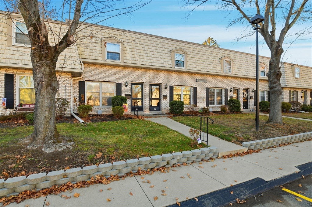 37 Corey Colonial 37