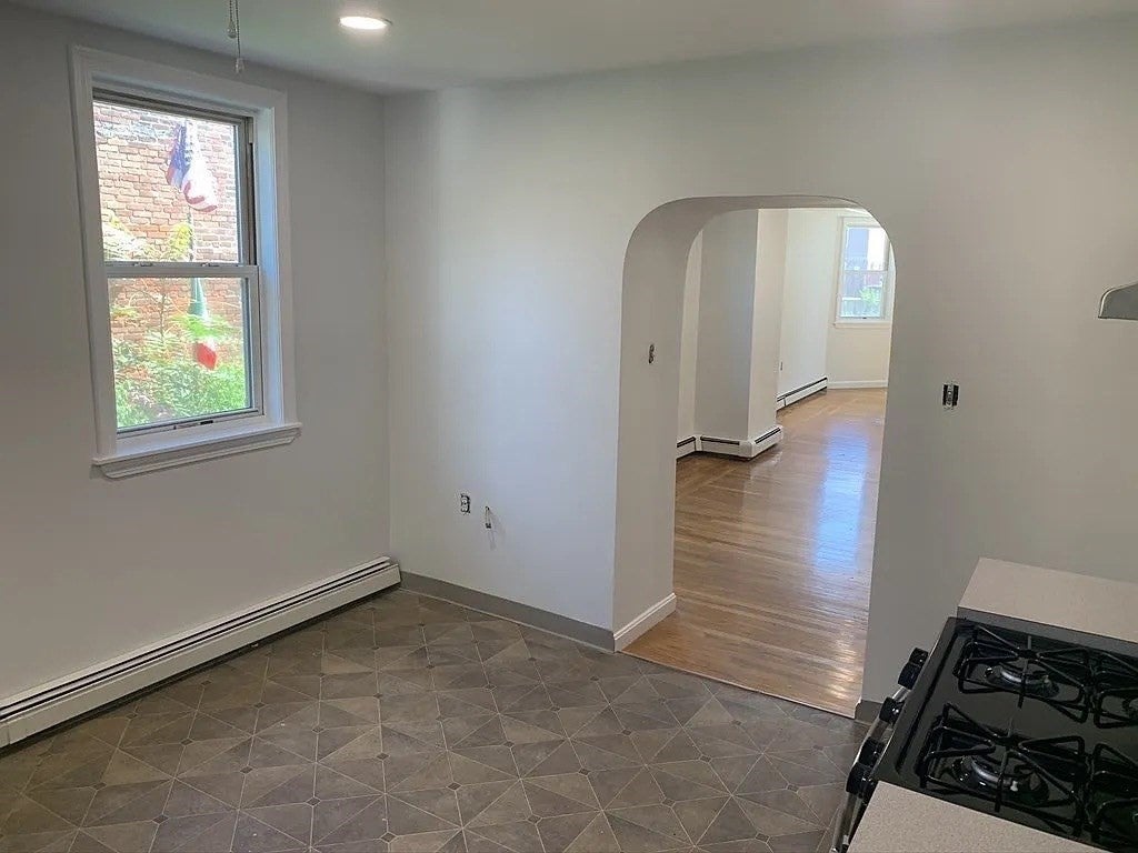 26 Frankfort St #1, Boston, MA Photo #3
