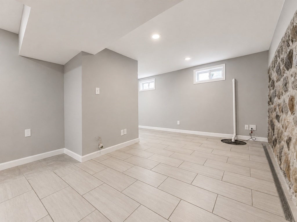 14 Newbury St, Revere, MA, 14 Newbury St, Revere, MA Photo #19