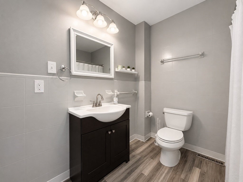 14 Newbury St, Revere, MA, 14 Newbury St, Revere, MA Photo #11