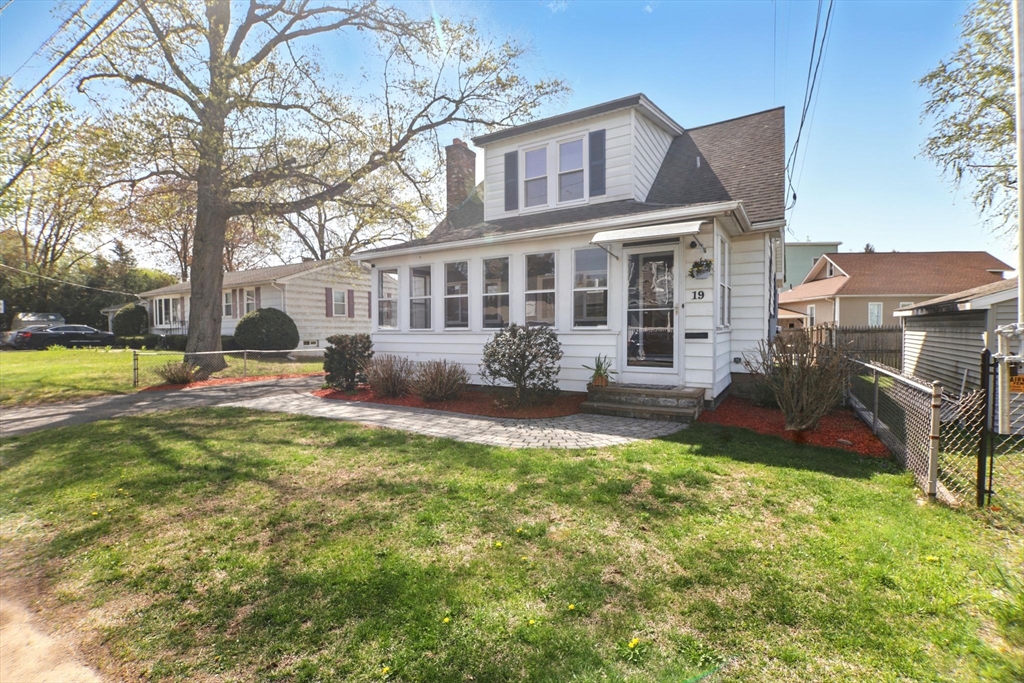 19 Hawthorn St