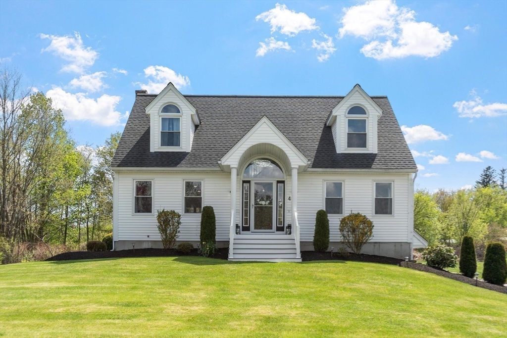 4 Ashton Ln, Sterling, MA Photo #1