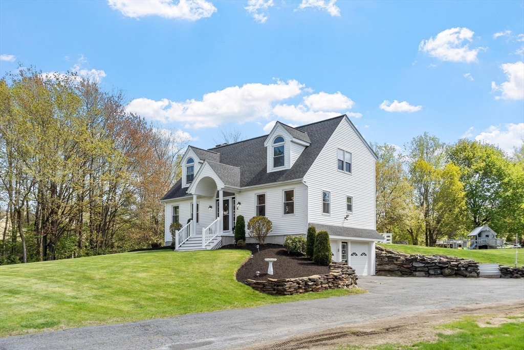 4 Ashton Ln, Sterling, MA Photo #3