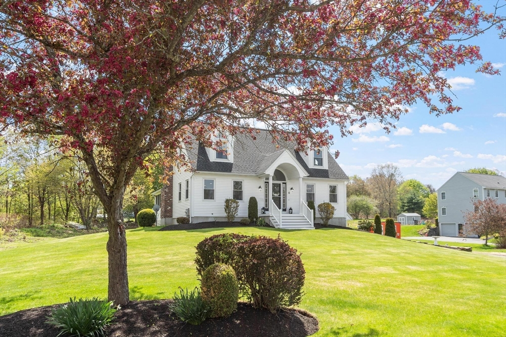 4 Ashton Ln, Sterling, MA Photo #2