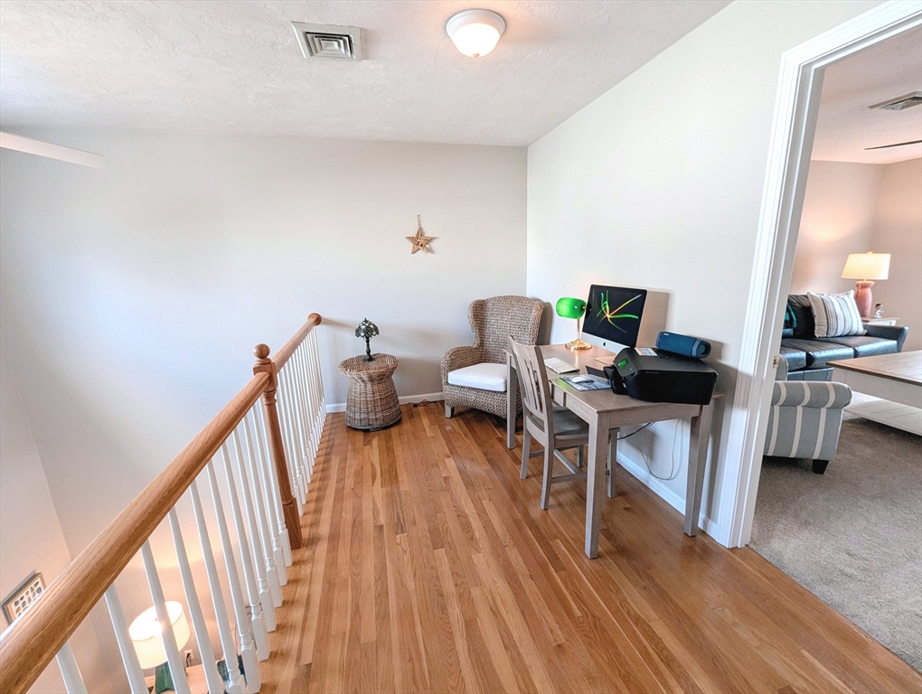 Franklin, Massachusetts 02038, United States, 3 Bedrooms Bedrooms, ,3 BathroomsBathrooms,Residential,Pending,81408