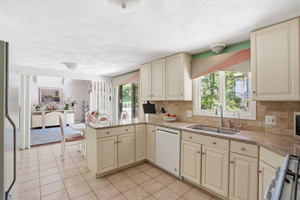202 Hampton Road, Sharon, MA Photo #7