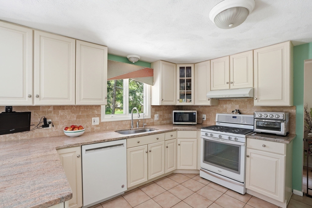 202 Hampton Road, Sharon, MA Photo #6