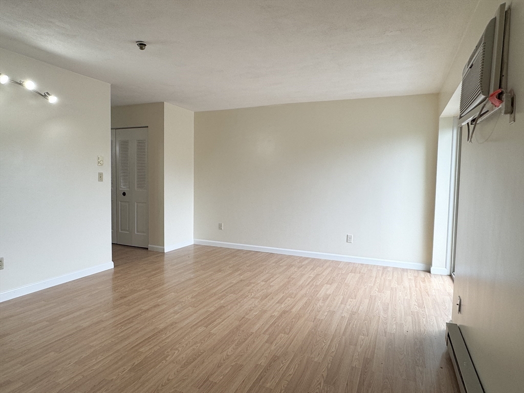 288 Main St 303